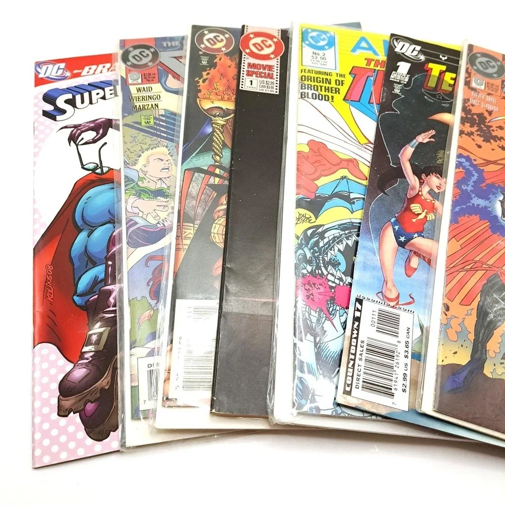 Lot of 7 DC Comics Comic Book Lot Mix Flash Superman Catwoman Teen Titans Azrael